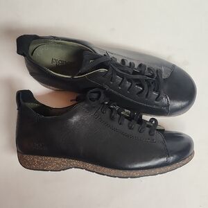 Planet Walkers By Simple Black Leather Quality Walking Comfort Shoes Sz 8L/6.5M